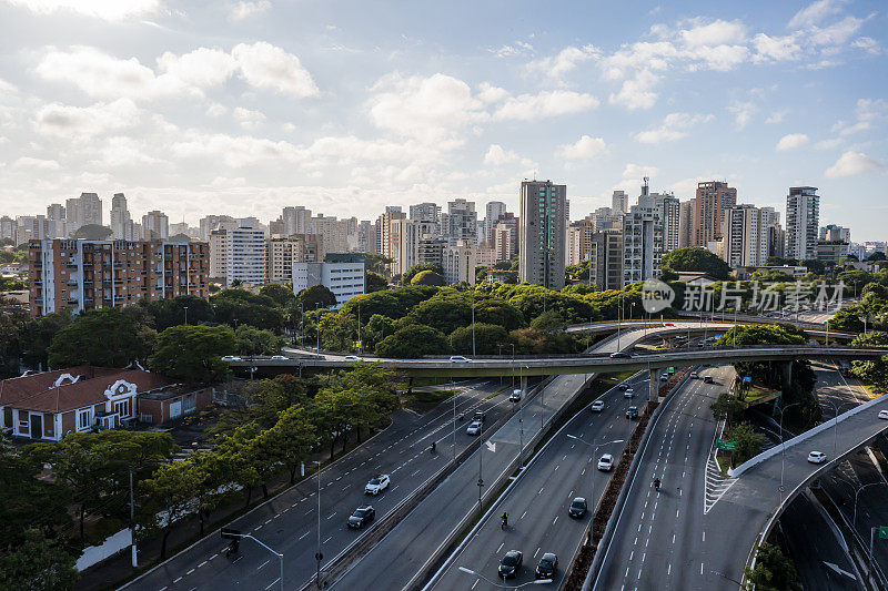 23 de Maio avenue and Business and living buildings in São Paulo